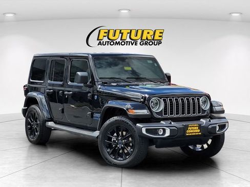 Used 2025 Jeep Wrangler Unlimited Sahara AWD/4WD image 1