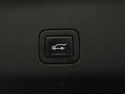Used 2023 Chevrolet Suburban RST w/ Luxury Package AWD/4WD image 11