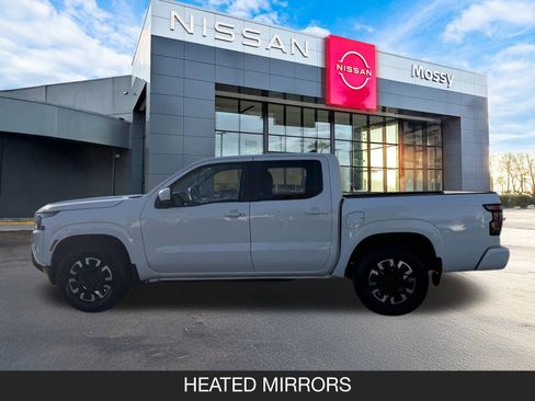 Used 2022 Nissan Frontier SV image 10