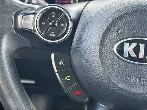 Used 2019 Kia Soul FWD image 10