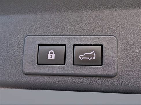 Used 2020 Subaru Ascent Limited w/ Technology Package image 12