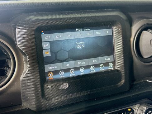 Used 2022 Jeep Wrangler Sport image 25