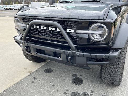 Used 2024 Ford Bronco Wildtrak image 11