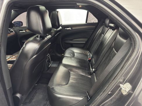 Used 2017 Chrysler 300 C Platinum w/ Safetytec Group II image 27