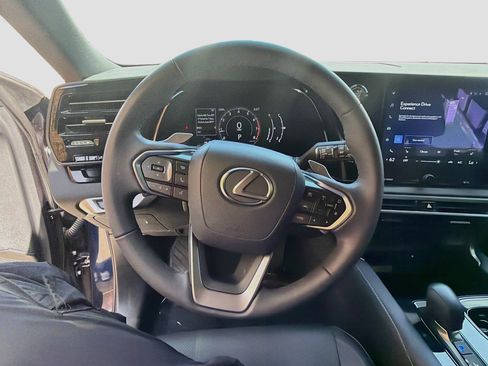Used 2024 Lexus RX 350 FWD w/ Technology Package image 8