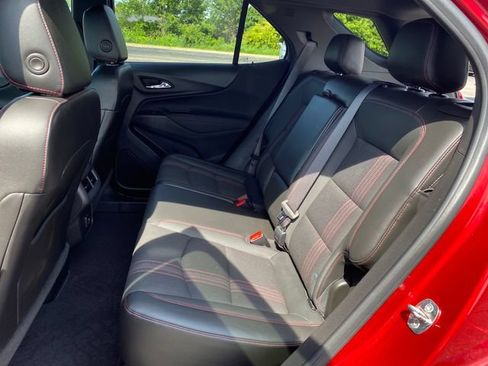 Used 2022 Chevrolet Equinox RS w/ LPO, Cargo Package FWD image 18