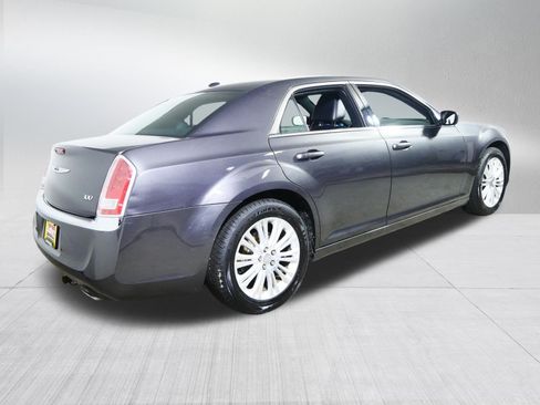 Used 2014 Chrysler 300 AWD w/ Driver Convenience Group image 7
