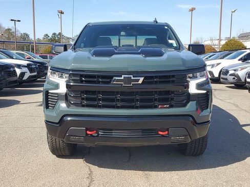 Used 2025 Chevrolet Silverado 1500 LT Trail Boss w/ Convenience Package II image 2