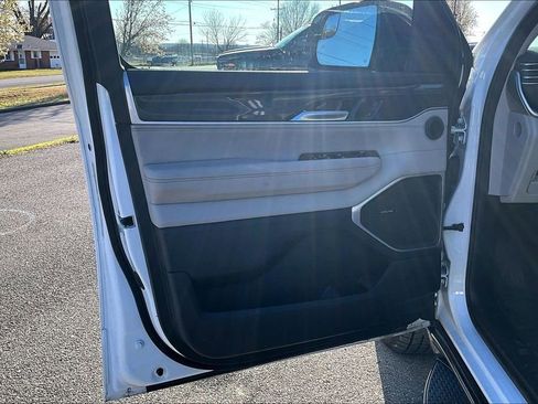 Used 2023 Jeep Wagoneer Base w/ HD Trailer Tow Package image 20