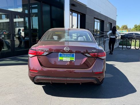 Used 2024 Nissan Sentra SV FWD image 9