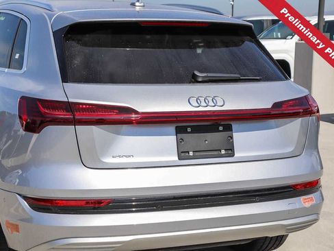 Used 2019 Audi e-tron Prestige w/ Prestige Package AWD/4WD image 9