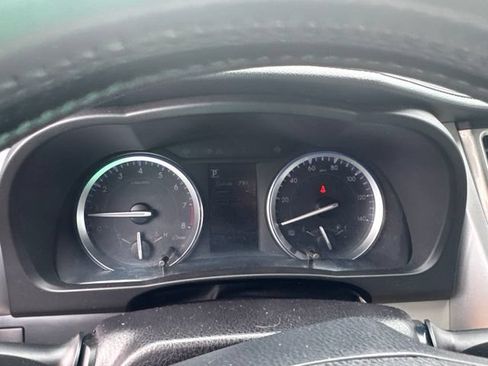Used 2017 Toyota Highlander XLE AWD/4WD image 14