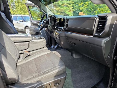 Used 2023 GMC Sierra 1500 SLT image 12