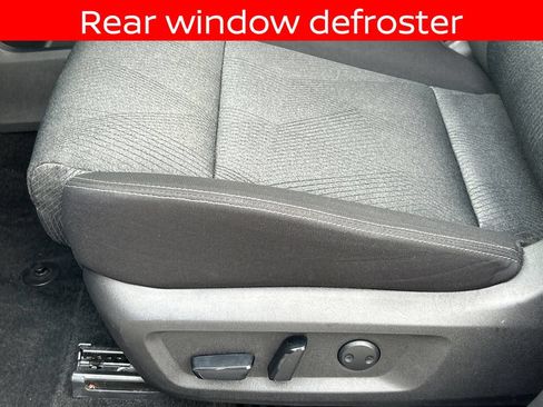 Used 2024 Nissan Rogue SV AWD/4WD image 14