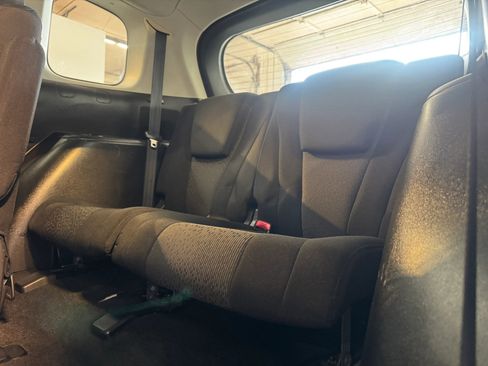 Used 2012 MAZDA MAZDA5 Sport image 25