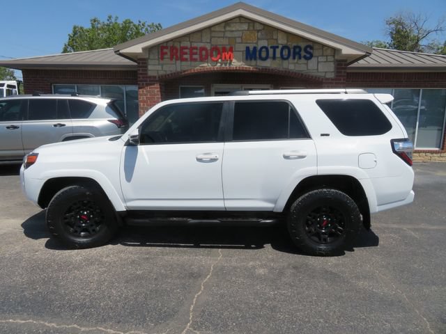 Used 2021 Toyota 4Runner SR5 Premium w/ Moonroof Package AWD/4WD image 8