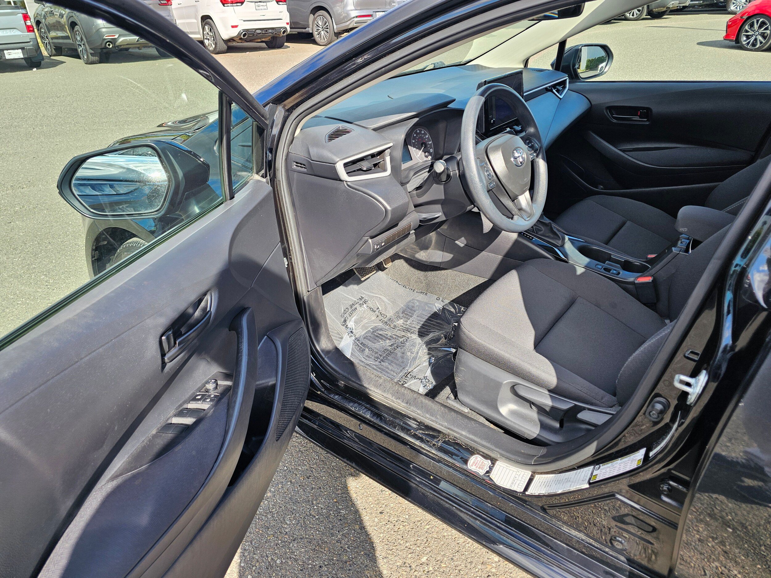 Used 2025 Toyota Corolla LE FWD image 20