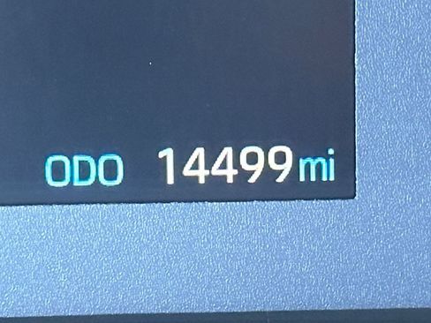 Used 2025 Toyota Corolla Cross LE image 39