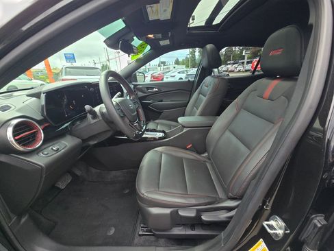 Used 2024 Chevrolet Trax RS w/ Sunroof Package FWD image 21