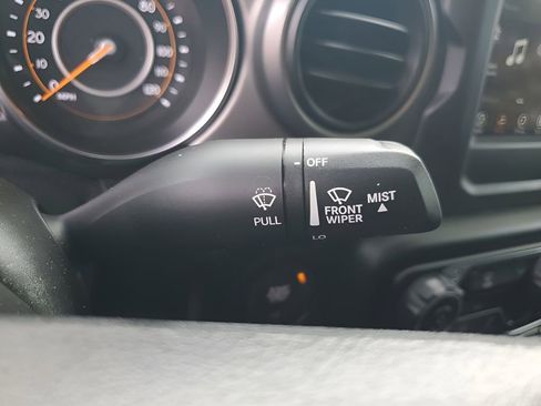 Used 2022 Jeep Gladiator Sport image 31