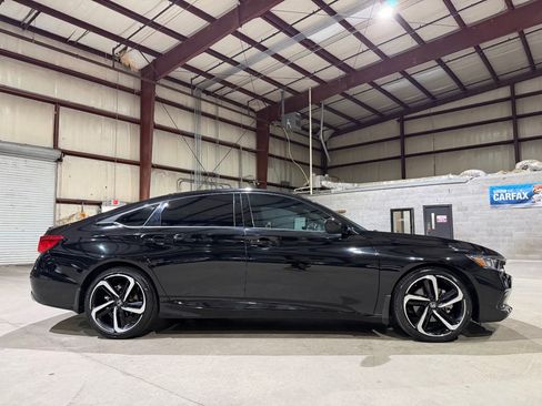 Used 2022 Honda Accord Sport image 4