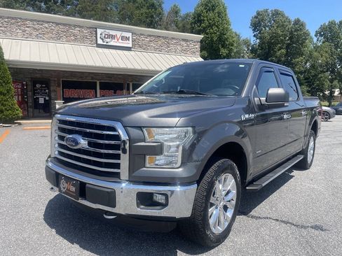 Used 2016 Ford F150 XLT w/ Equipment Group 302A Luxury AWD/4WD image 4