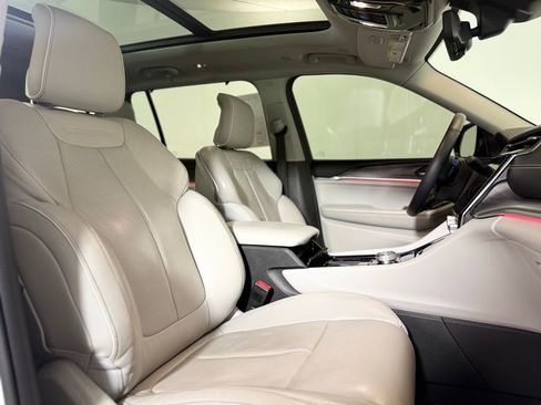 Used 2022 Jeep Grand Cherokee L Overland w/ Luxury Tech Group IV image 25