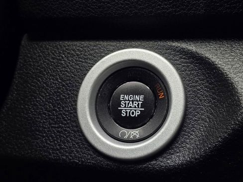 Used 2017 RAM 1500 Laramie w/ Convenience Group AWD/4WD image 27
