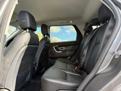 Used 2019 Land Rover Discovery Sport SE image 27