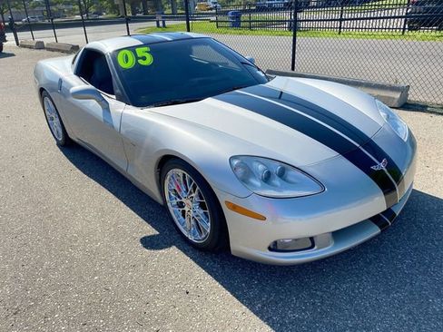 Used 2005 Chevrolet Corvette Coupe w/ Preferred Equipment Group RWD image 31