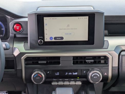 Used 2025 Toyota Tacoma TRD Sport AWD/4WD image 17