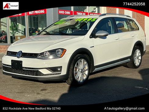 Used 2017 Volkswagen Golf Alltrack S image 1