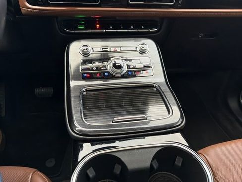 Used 2023 Lincoln Nautilus Reserve w/ Monochromatic Package image 21