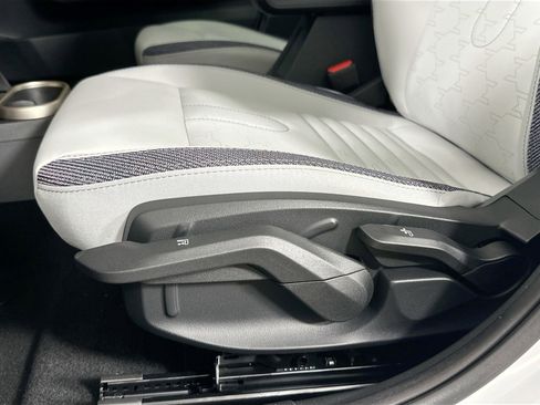 Certified 2025 MINI Cooper S image 23