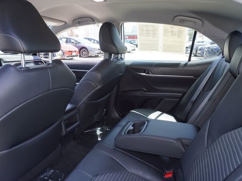Certified 2022 Toyota Camry SE w/ Convenience Package FWD image 8