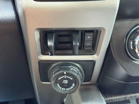Used 2021 Ford F250 Lariat AWD/4WD image 30