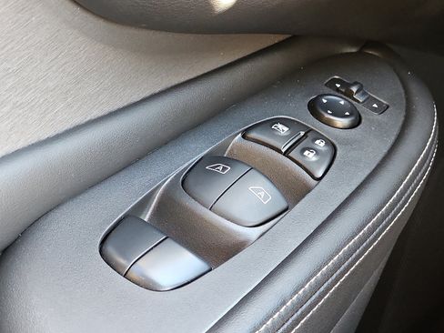 Certified 2024 Nissan Murano SV w/ SV Midnight Edition Package image 24