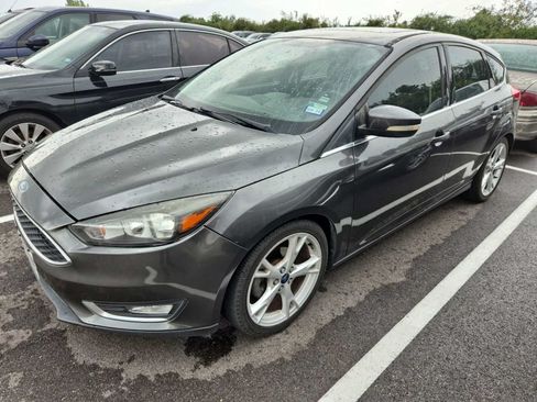 Used 2016 Ford Focus Titanium FWD image 1