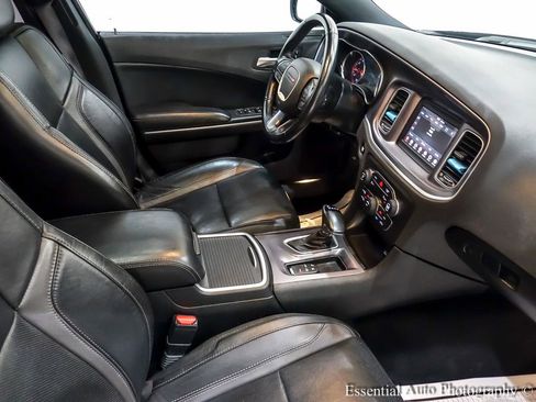 Used 2020 Dodge Charger SXT w/ Leather Interior Group image 32