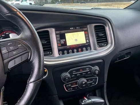 Used 2017 Dodge Charger R/T image 9