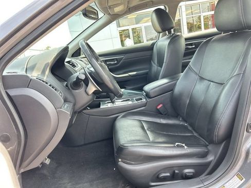 Used 2017 Nissan Altima 3.5 SL FWD image 28