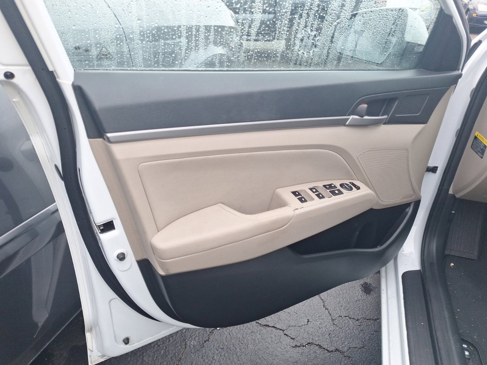 Used 2018 Hyundai Elantra Value Edition w/ Cargo Package FWD image 13