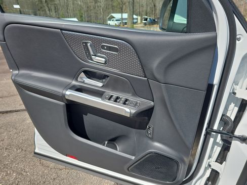 New 2026 Mercedes-Benz GLB 250 image 25