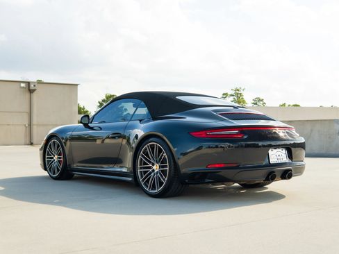 Used 2018 Porsche 911 Carrera 4S image 11