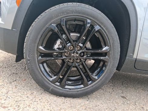 New 2026 Chevrolet Traverse LT w/ Driver Confidence Package FWD image 24