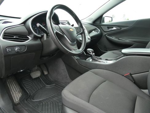 Certified 2022 Chevrolet Malibu RS FWD image 21
