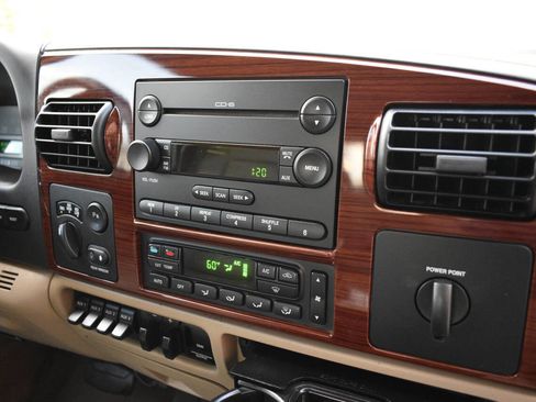 Used 2006 Ford F350 Lariat image 21