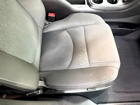 Used 2016 GMC Acadia SLE image 21