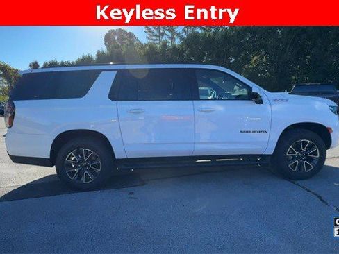 Used 2023 Chevrolet Suburban Z71 image 11
