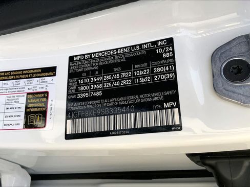 Used 2025 Mercedes-Benz GLS 63 AMG 4MATIC image 33